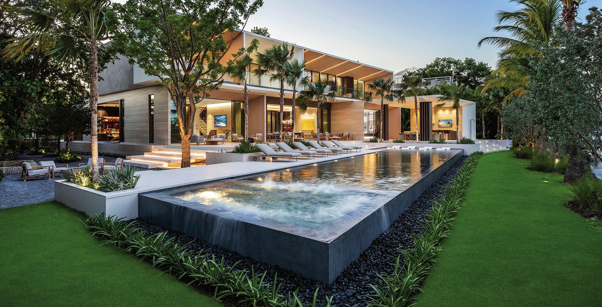 Choeff Levy Fischman residence pool at dusk
