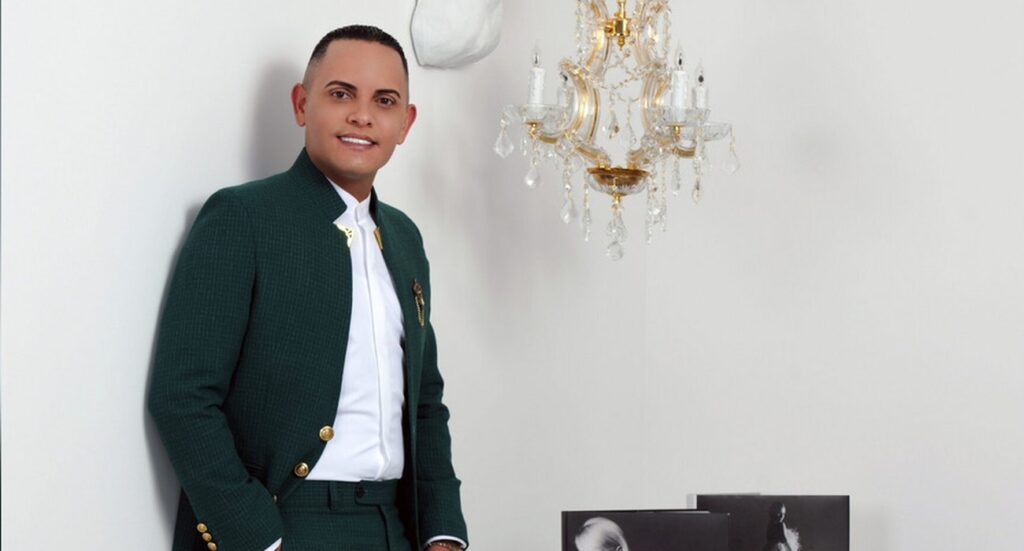 Elio Galan, Doctor to the Stars, featured in Hola Latinos Magazine