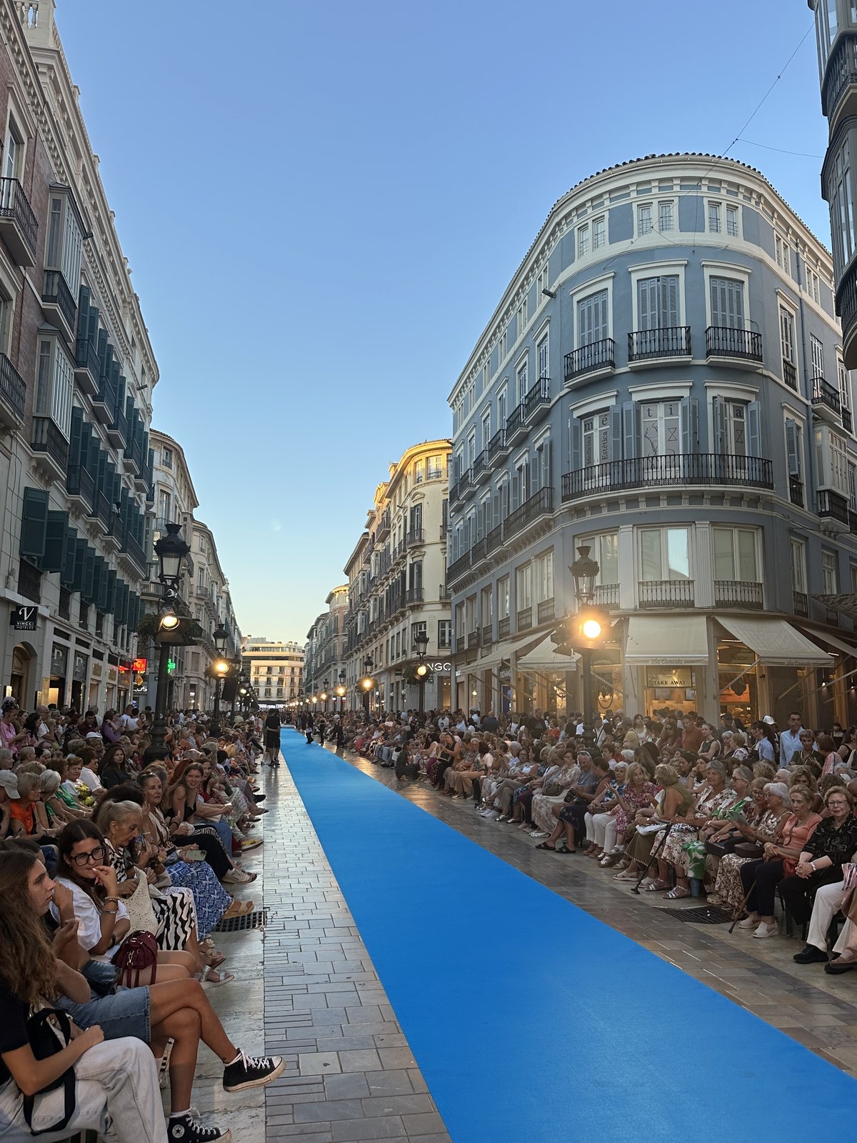 Look en la pasarela de Pasarela Larios Málaga Fashion Week en Calle Larios