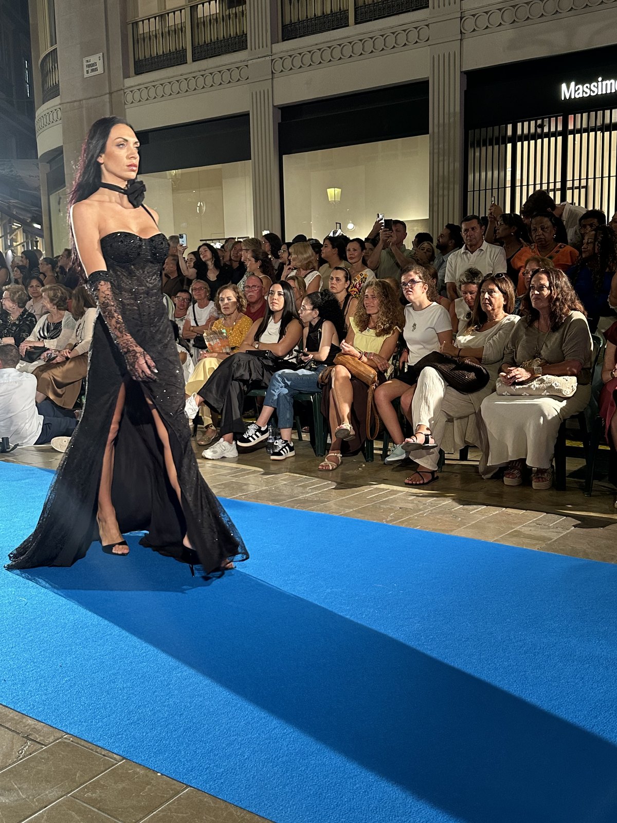 Look en la pasarela de Pasarela Larios Málaga Fashion Week en Calle Larios