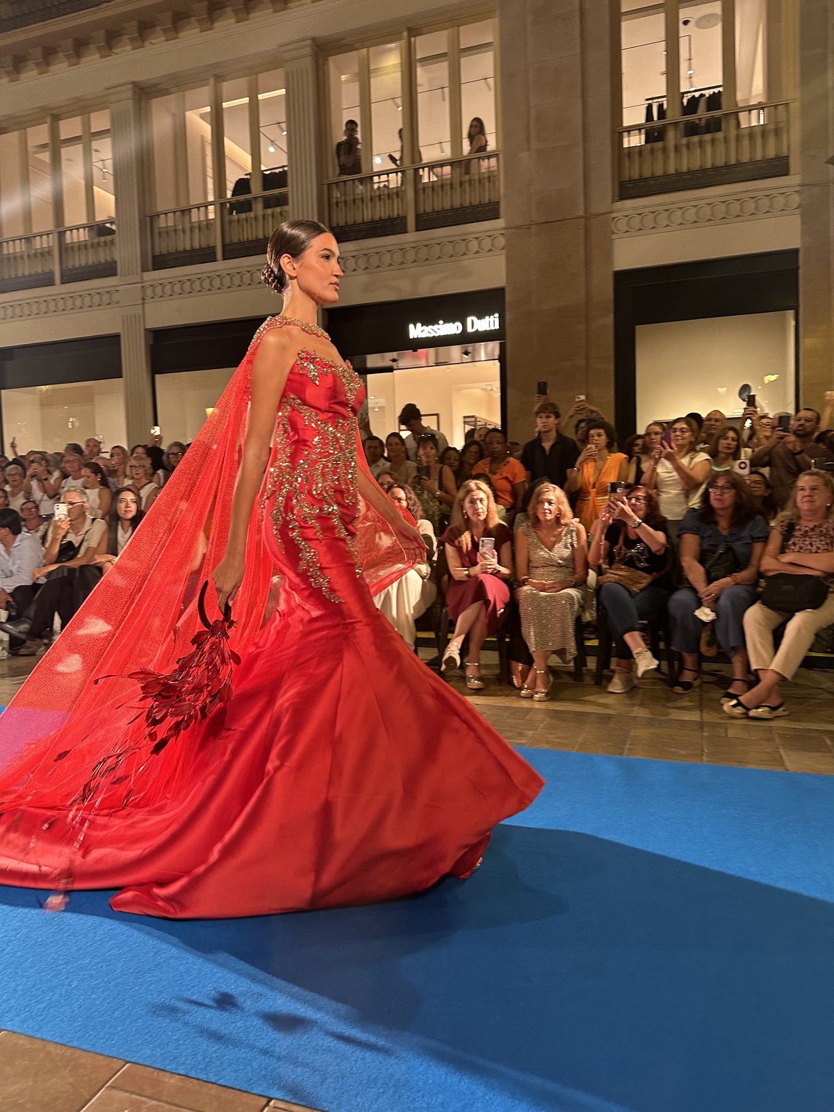 Look en la pasarela de Pasarela Larios Málaga Fashion Week en Calle Larios