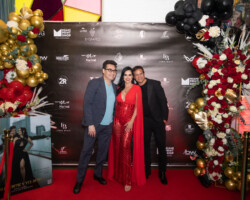 Lucho Borrego, Scarlet Ortiz y Yul Bürkle en la alfombra roja.