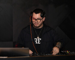 DJ ZIUR de 2R Productions. DJ ZIUR de 2R Productions.