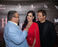Juan Carlos Esquivel de Radio Doral Voice entrevistando a los protagonistas. Juan Carlos Esquivel de Radio Doral Voice entrevistando a los protagonistas.