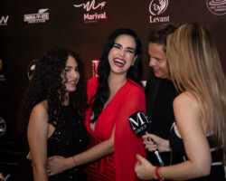 Padres e hija en exclusiva con la periodista Erika Raven. Padres e hija en exclusiva con la periodista Erika Raven.